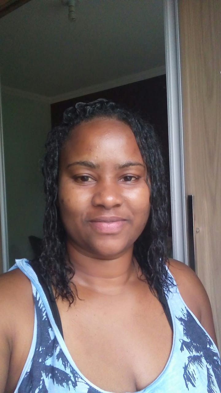 <em><strong> Helena F.</strong></em>